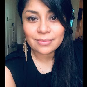 Meet your Posher, Anayeli